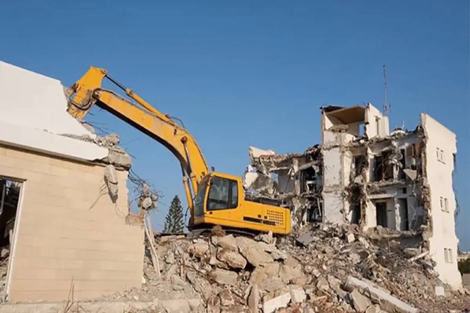 الهدم والحفر والدفن والترحيل — أعمال المجال الأخضر / Demolition, excavation, backfilling & removal — GreenSpace works